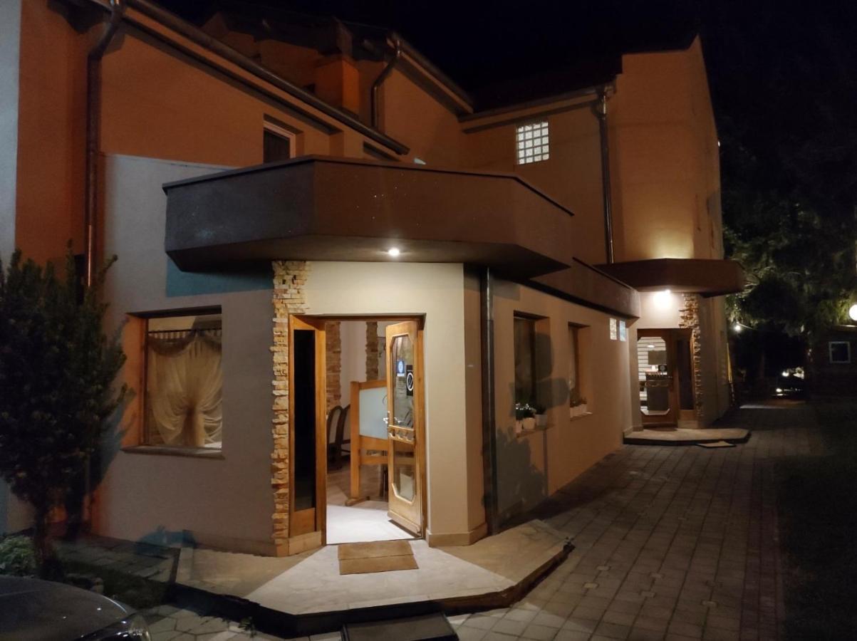 Garni Hotel Vir Vrnjacka Banja Luaran gambar